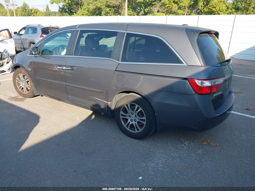 2013 Honda Odyssey, Front End, IAAI, VIN 5FNRL5H65DB070086 — photo 2