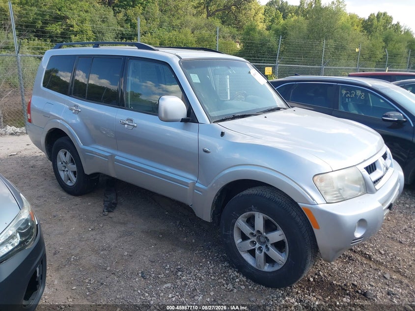 2005 MITSUBISHI MONTERO auction photo 1