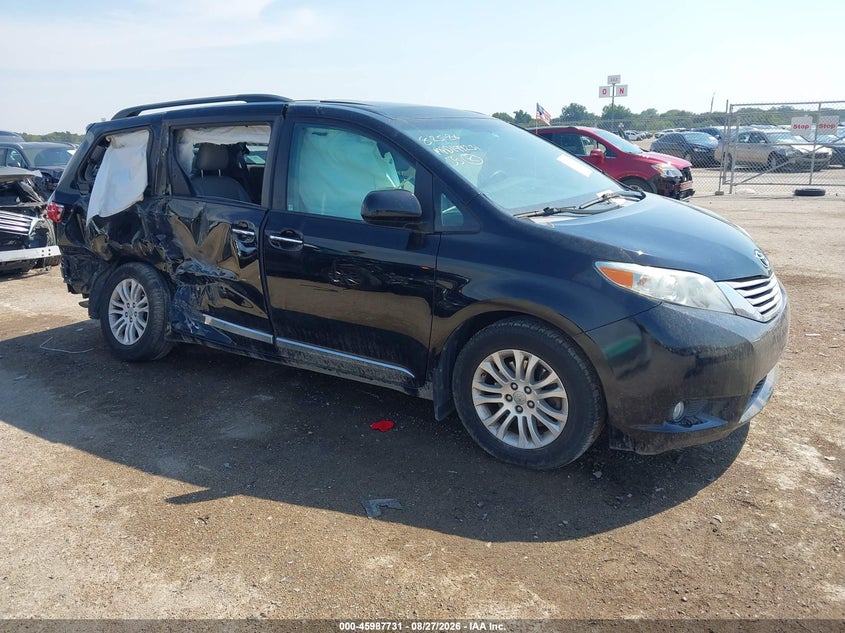 TOYOTA SIENNA - zdjęcie 1