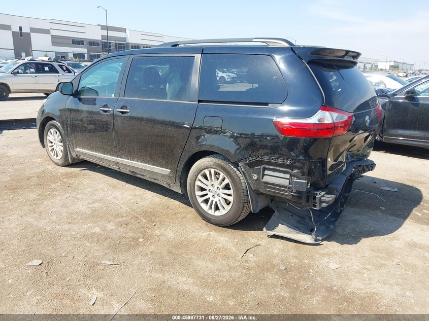 TOYOTA SIENNA - zdjęcie 3
