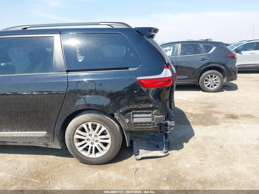 TOYOTA SIENNA - zdjęcie 6