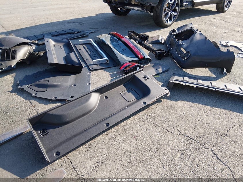 2026 RIVIAN R1T TRI MOTOR MAX PACK · Фото 22