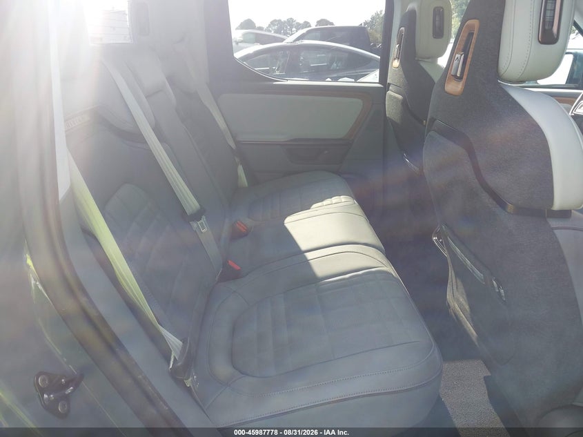 2026 RIVIAN R1T TRI MOTOR MAX PACK · Фото 8