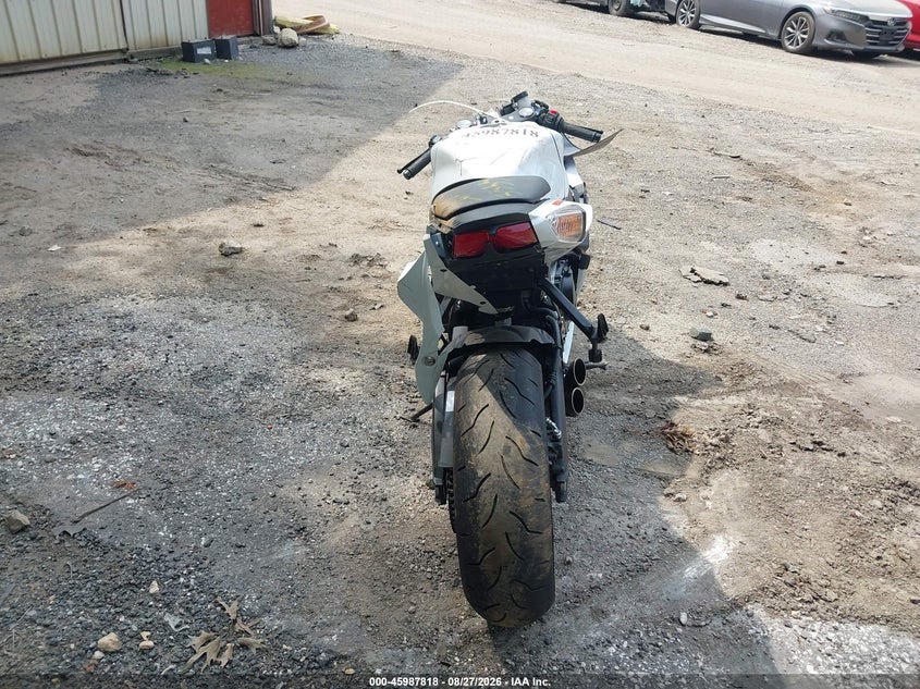 SUZUKI GSX-R600 2025