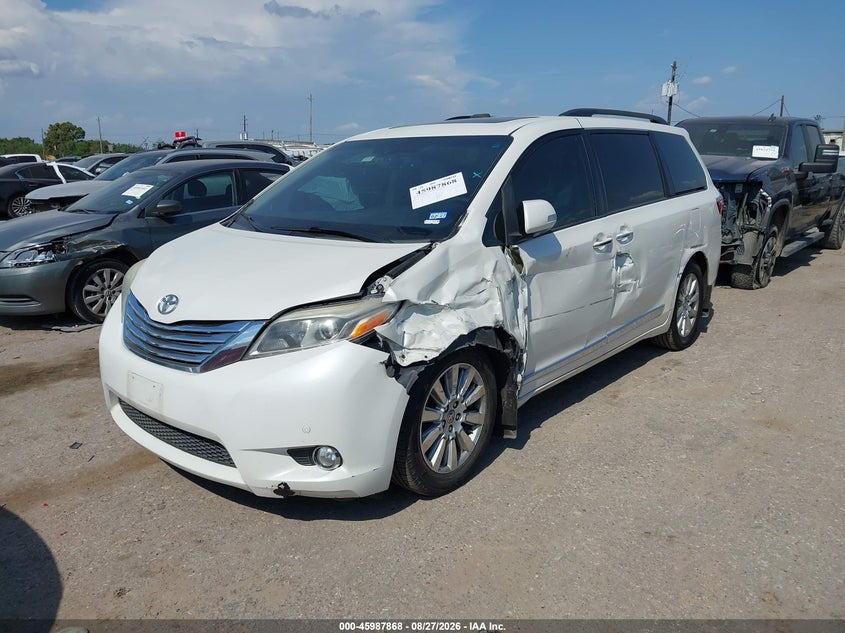 2017 Toyota Sienna, Left Side, IAAI, VIN 5TDYZ3DC4HS835848 — photo 2