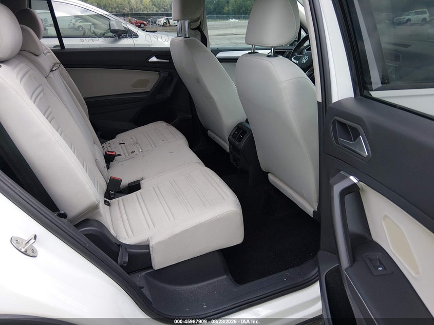 VOLKSWAGEN TIGUAN 2022 VIN 3VV1B7AX8NM037824