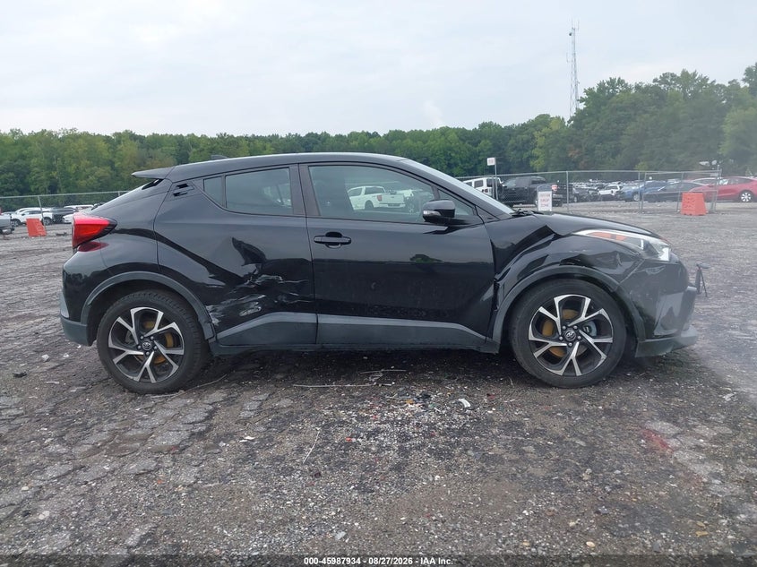 TOYOTA C-HR - zdjęcie 14