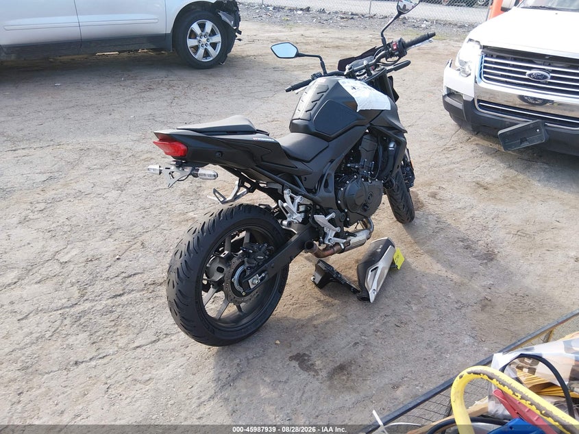 HONDA CB750 2025