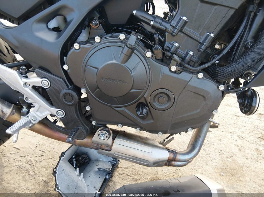 HONDA CB750 2025