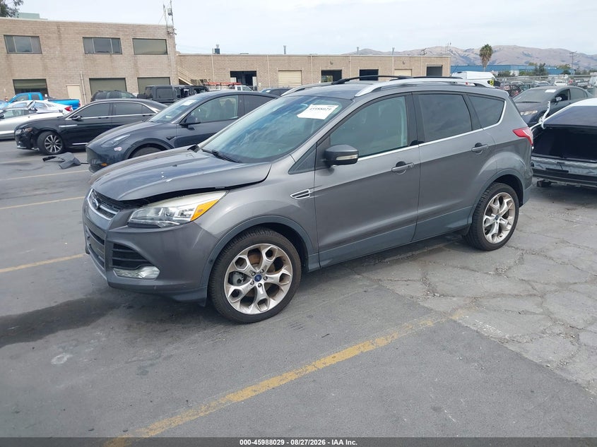 2013 Ford Escape, Right Front, IAAI, VIN 1FMCU9J96DUB55925 — photo 2
