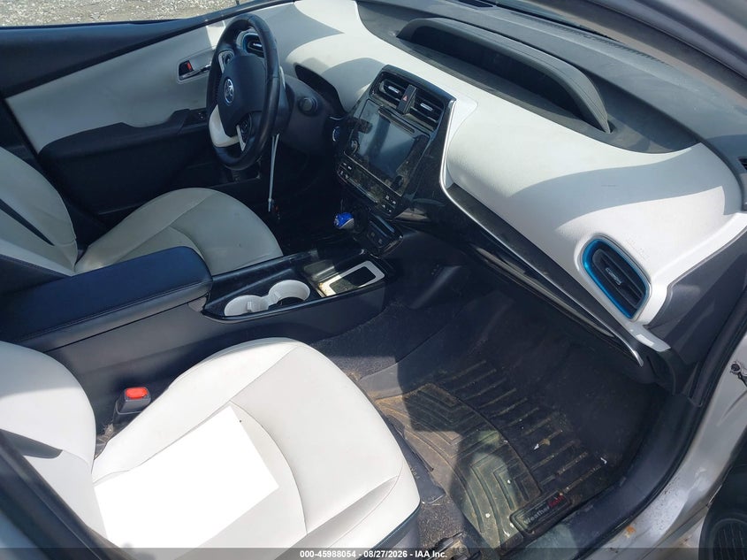 2017 TOYOTA PRIUS auction photo 5