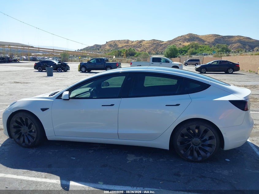 TESLA MODEL 3 - zdjęcie 14