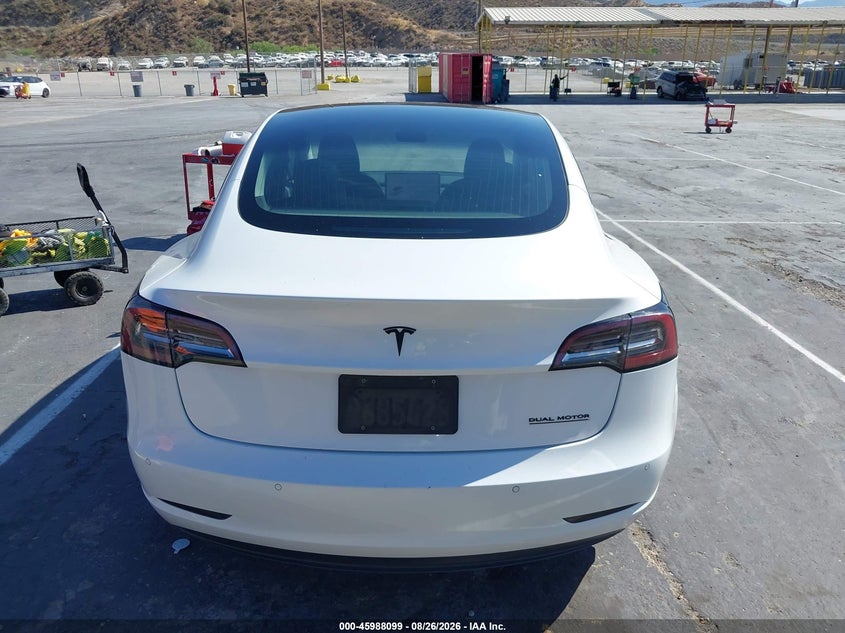 TESLA MODEL 3 - zdjęcie 16
