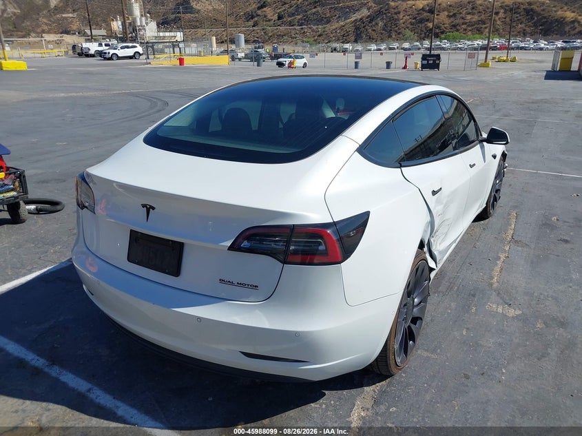 TESLA MODEL 3 - zdjęcie 4