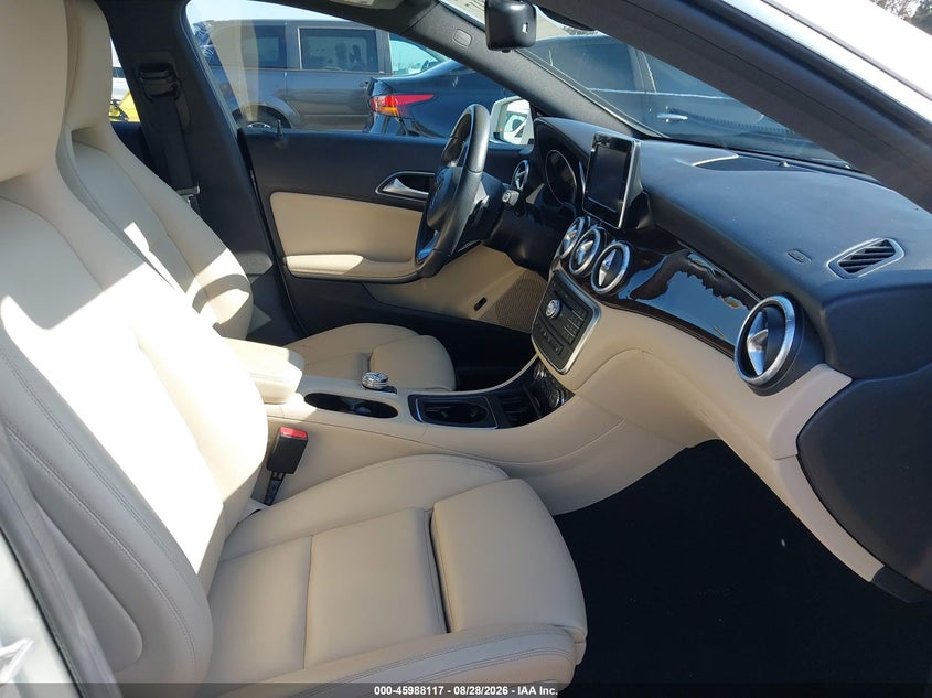 2016 MERCEDES-BENZ CLA 250 — zdjęcie 5