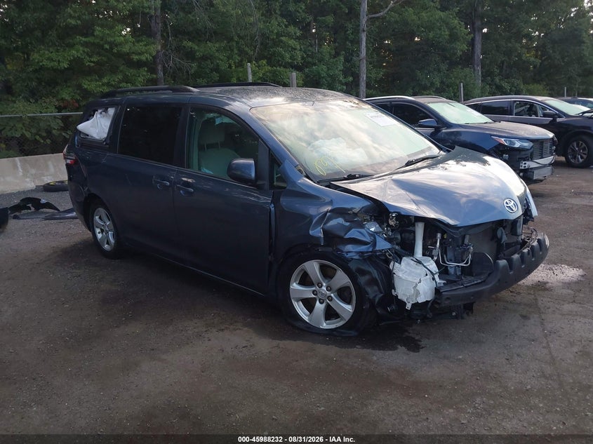 Vin: 5tdkk3dcxfs652848, lot: 46487529, toyota sienna le 8 passenger 20151