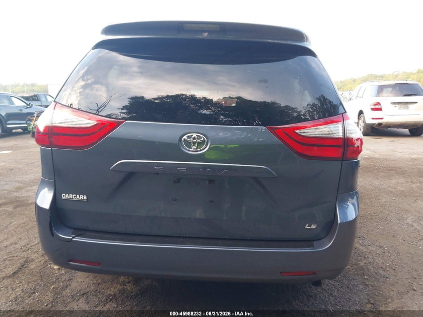 TOYOTA SIENNA - zdjęcie 16