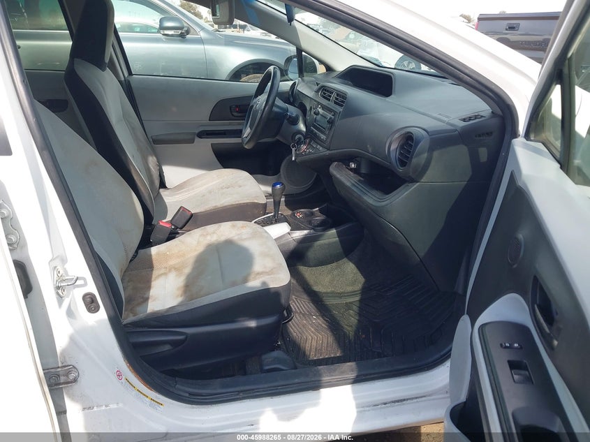 2013 TOYOTA PRIUS C auction photo 5