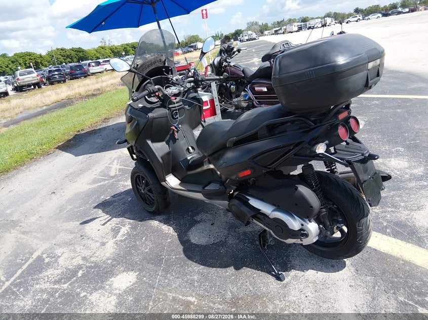 2009 PIAGGIO MP3 BIKE 1