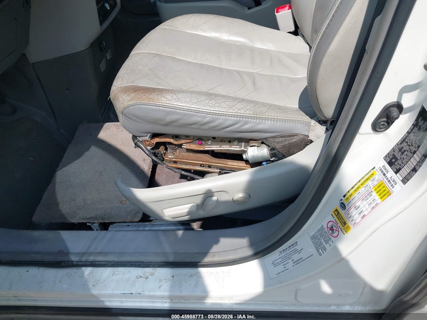 2011 TOYOTA SIENNA VAN 3.5L V-6 DOHC, VVT, REGULAR , 265HP