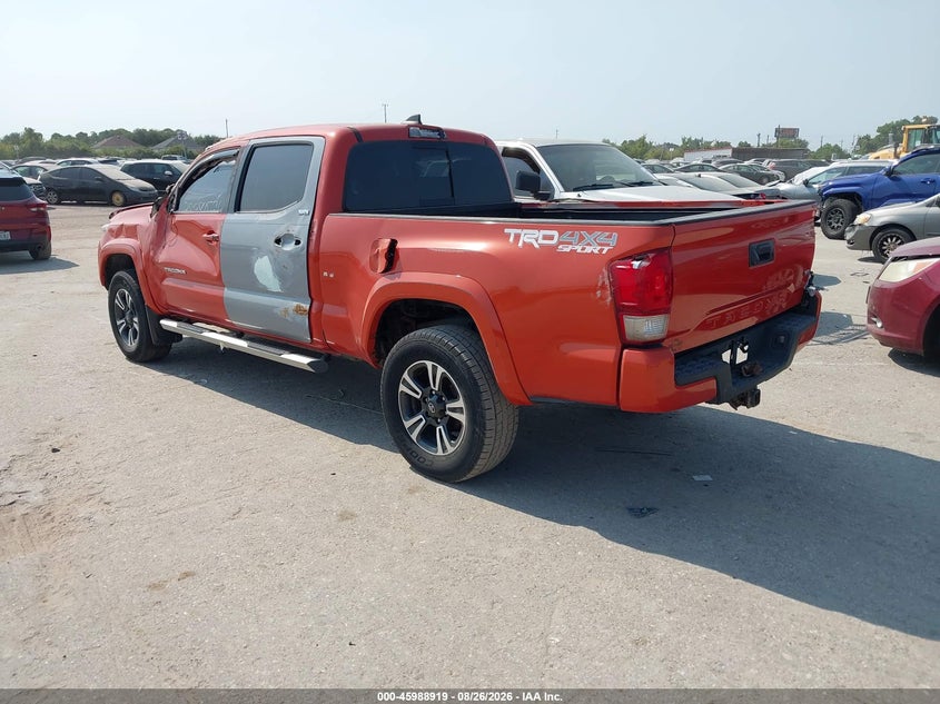 2017 TOYOTA TACOMA auction photo 3