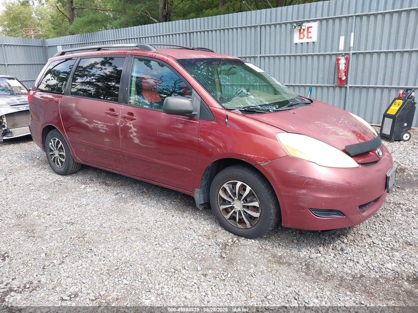 2006 TOYOTA SIENNA auction photo 1