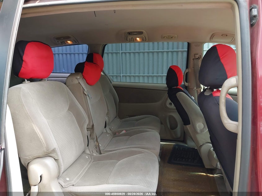 2006 TOYOTA SIENNA auction photo 8