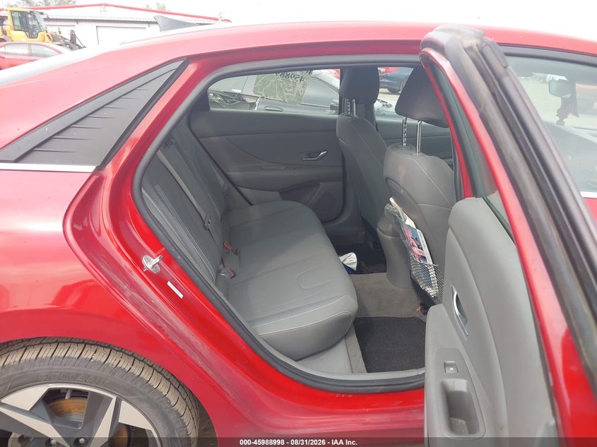 2022 HYUNDAI ELANTRA auction photo 8