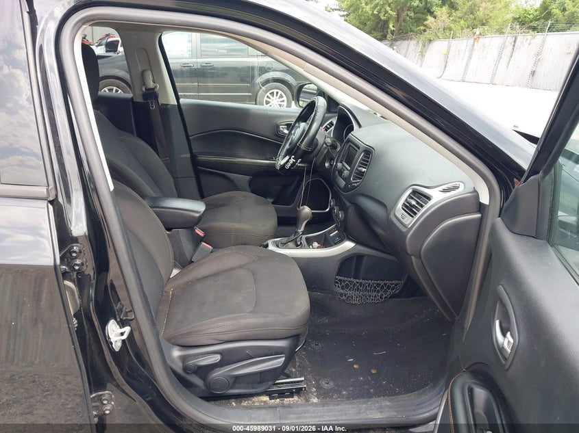 2018 JEEP COMPASS auction photo 5