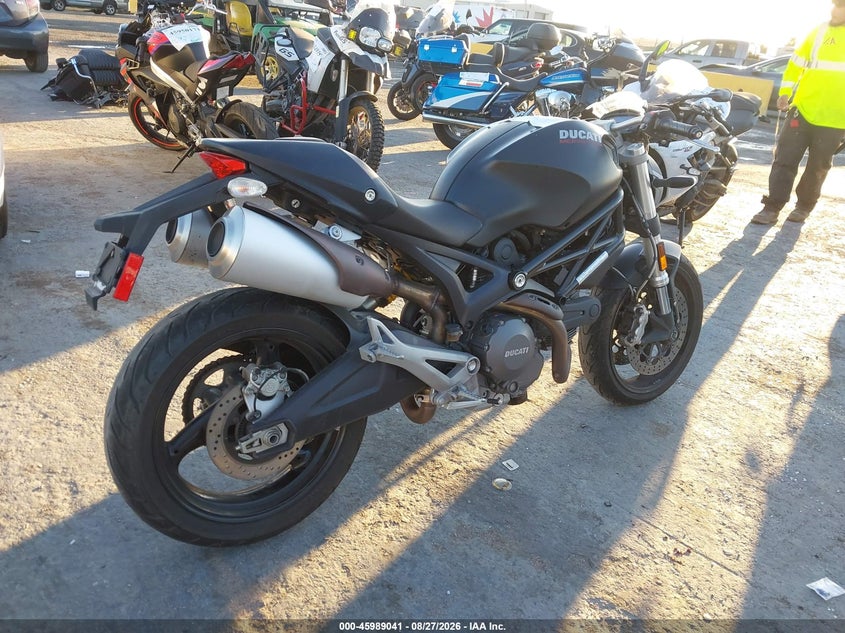 DUCATI MONSTER 2014