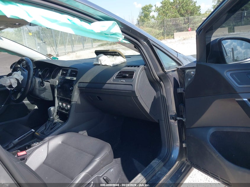 VOLKSWAGEN GOLF SPORTWAGEN 2018 VIN 3VWD17AU9JM761761
