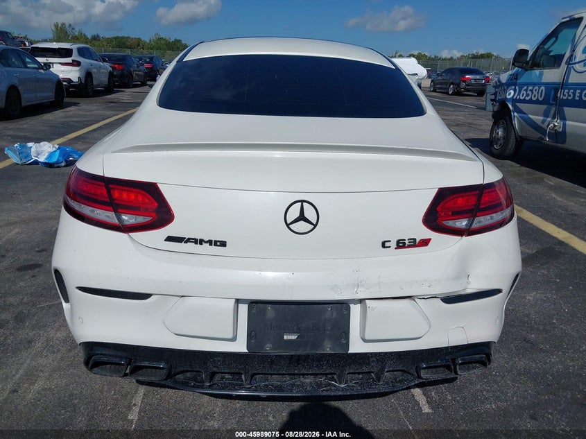 MERCEDES-BENZ AMG C 63 - zdjęcie 17
