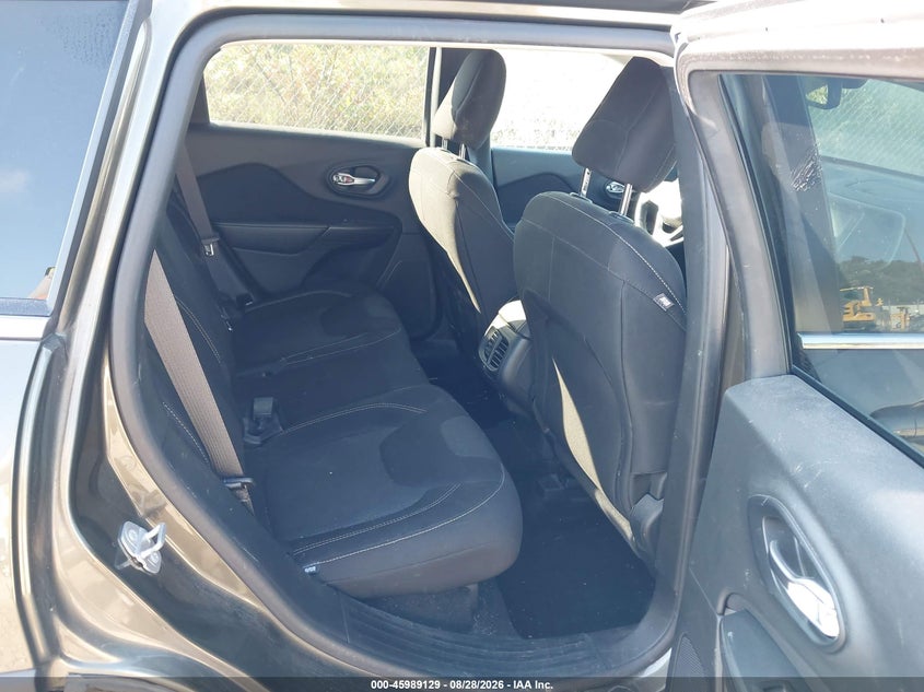 2015 JEEP CHEROKEE auction photo 8