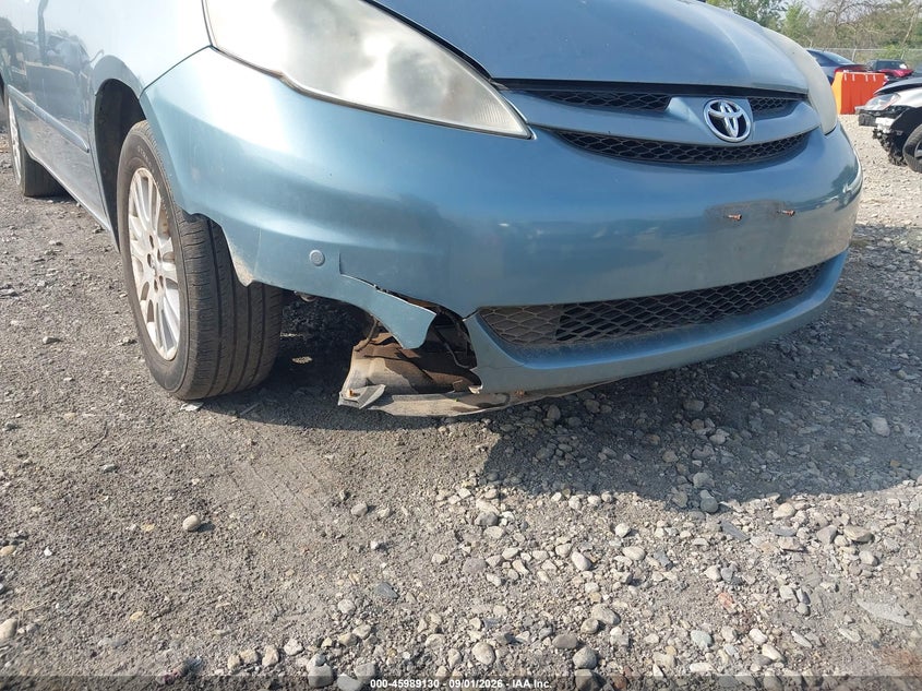 2010 TOYOTA SIENNA auction photo 6