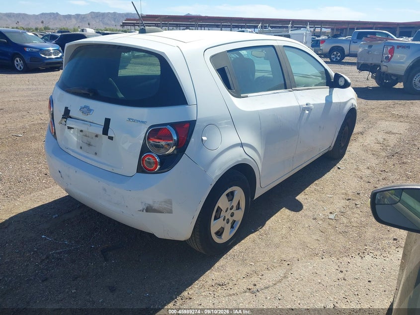 2015 CHEVROLET SONIC auction photo 4