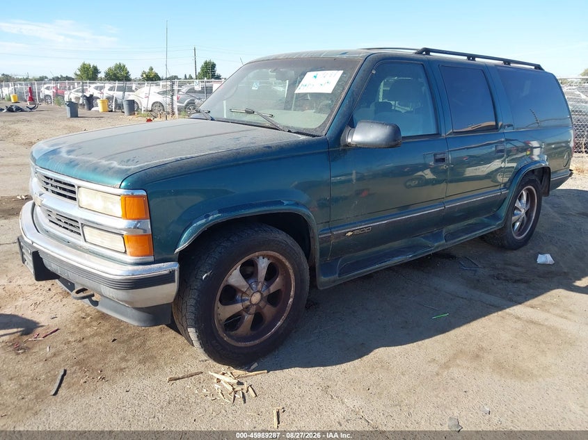 1995 CHEVROLET SUBURBAN auction photo 2