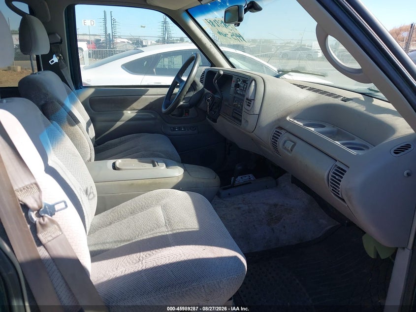 1995 CHEVROLET SUBURBAN auction photo 5