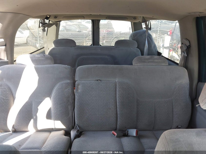 1995 CHEVROLET SUBURBAN auction photo 8