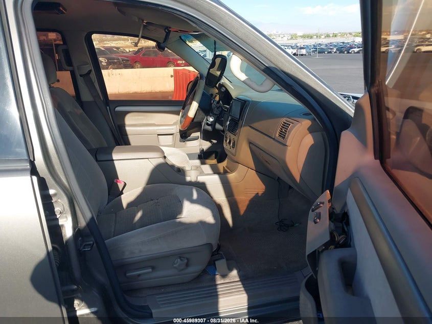 2004 FORD EXPLORER auction photo 5