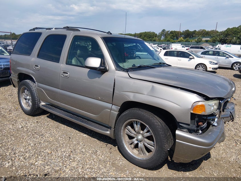 2003 GMC YUKON auction photo 1
