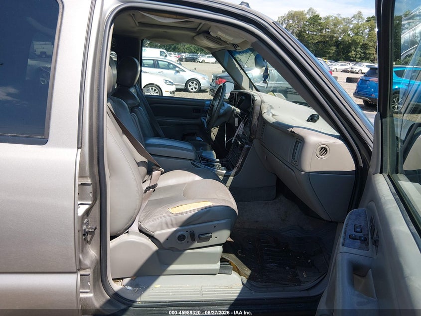 2003 GMC YUKON auction photo 5