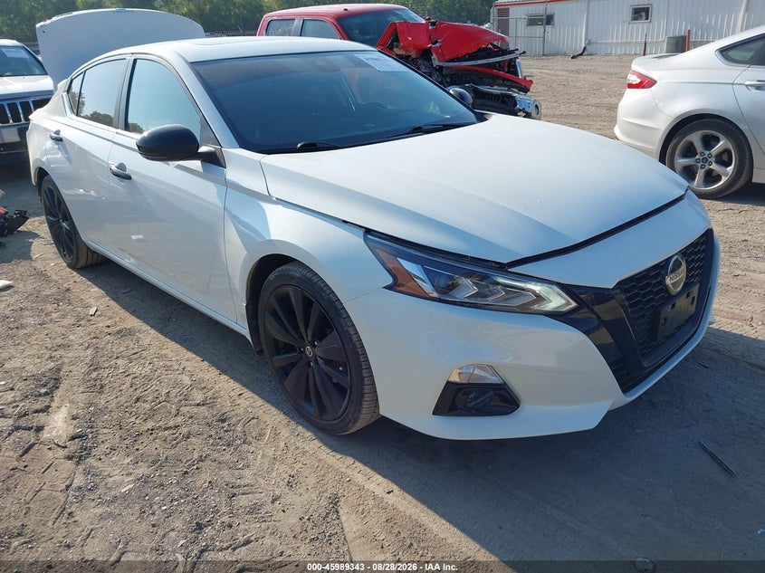 2022 NISSAN ALTIMA SR FWD
