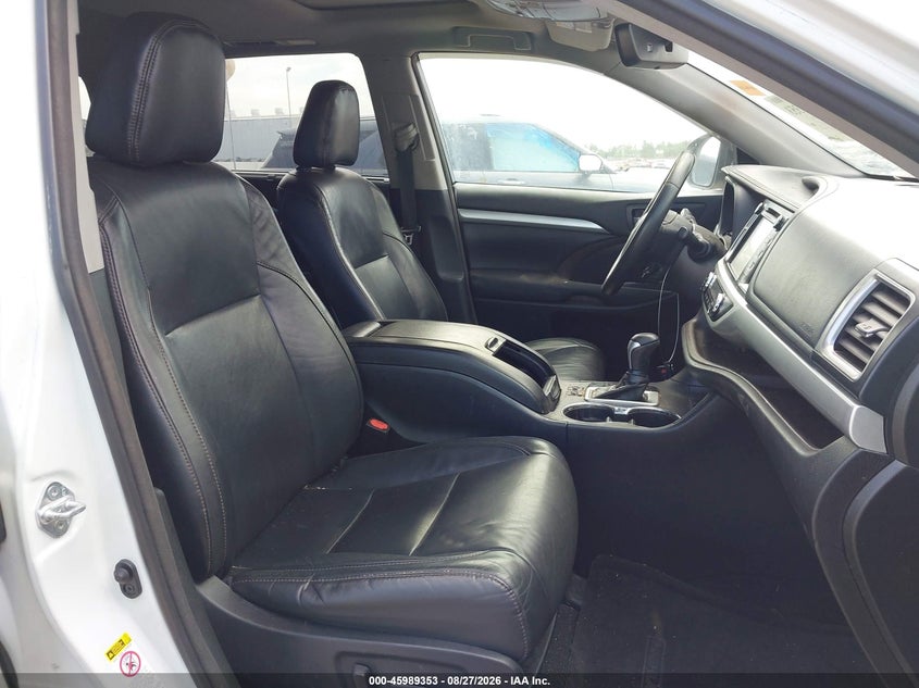 TOYOTA HIGHLANDER - zdjęcie 19