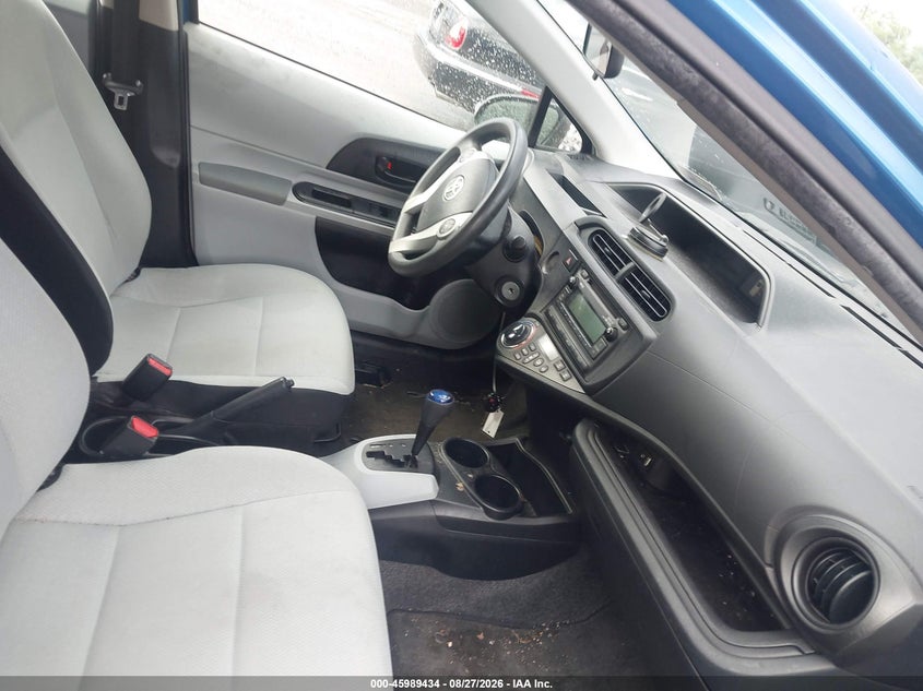 2014 TOYOTA PRIUS C auction photo 5
