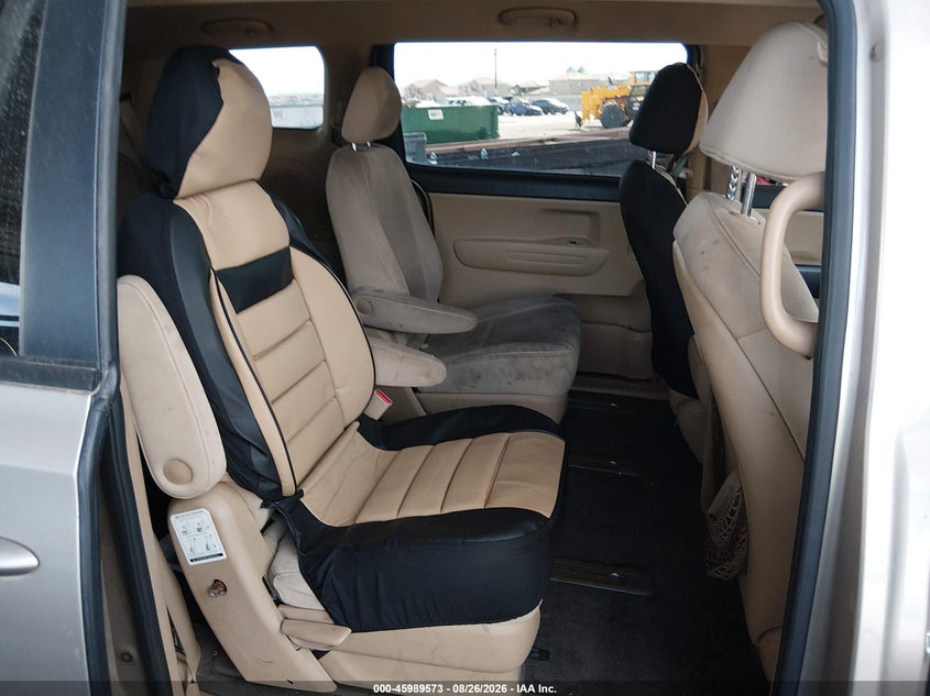 2015 KIA SEDONA auction photo 8