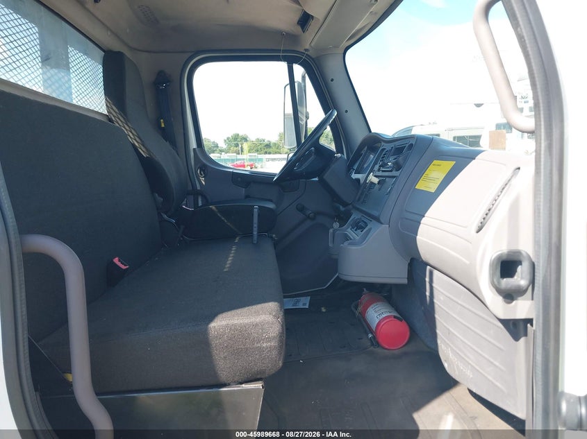2014 FREIGHTLINER M2 auction photo 7