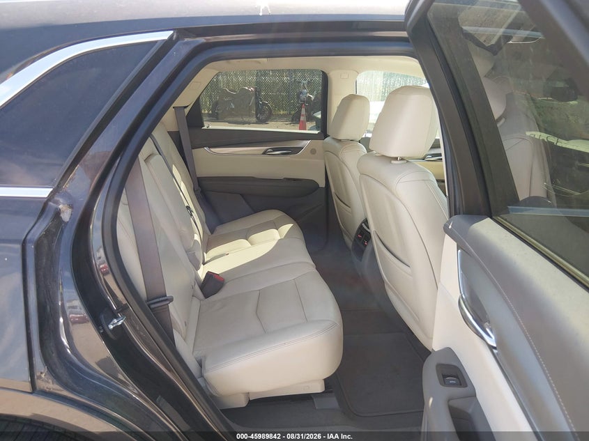 CADILLAC XT5 - zdjęcie 8