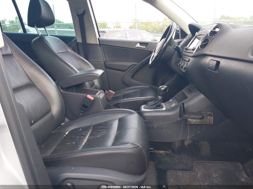 VOLKSWAGEN TIGUAN 2017 VIN WVGUV7AX7HW507635