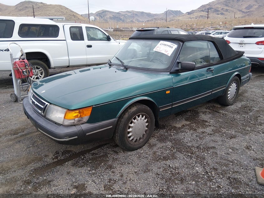 1993 Saab 900, Normal Wear & Tear, IAAI, VIN YS3AK75E3P7001942 — photo 2