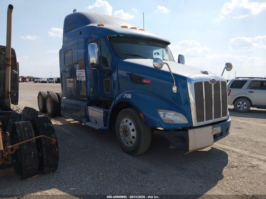 2014 PETERBILT 587 auction photo 1